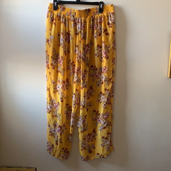 Torrid Yellow Wide Leg Chiffon Pants - Picture 4 of 5